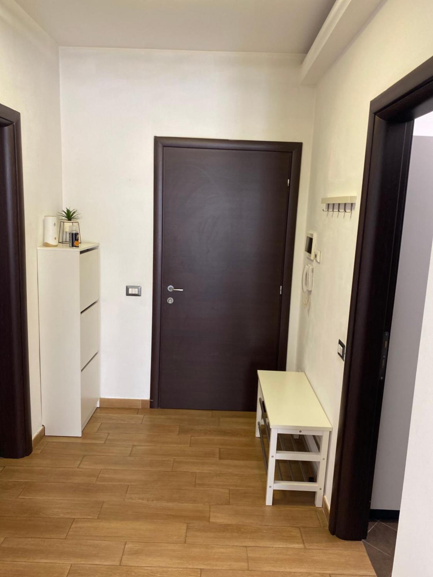 Royal Suite Unirii-2 Bdr Apartment Бухарест Екстер'єр фото