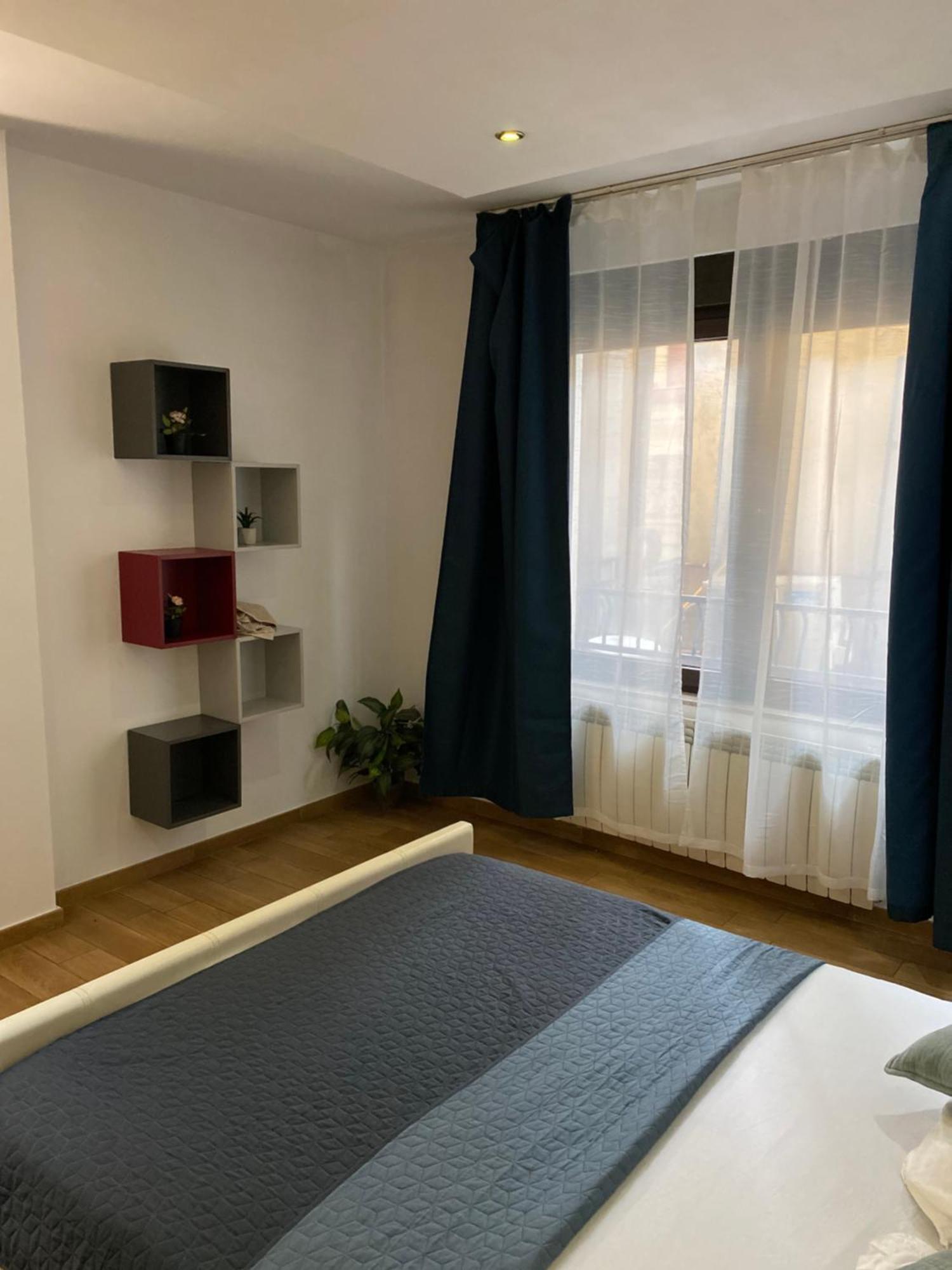 Royal Suite Unirii-2 Bdr Apartment Бухарест Екстер'єр фото